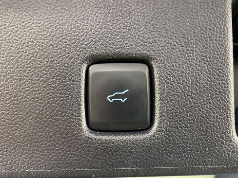 Used 2021 Ford Escape SE w/ Convenience Package AWD/4WD image 19