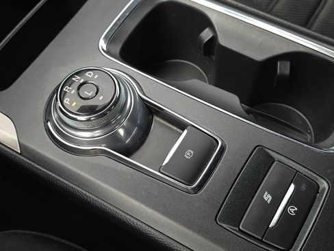 Used 2020 Ford Fusion SE FWD image 19