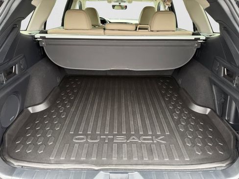 Certified 2022 Subaru Outback Limited image 5