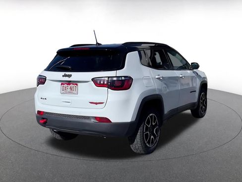 Used 2025 Jeep Compass Trailhawk AWD/4WD image 14