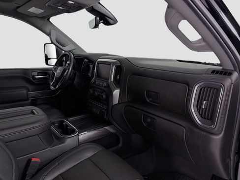 Used 2020 Chevrolet Silverado 2500 LTZ w/ LTZ Premium Package image 32