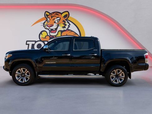 Used 2018 Toyota Tacoma Limited image 8