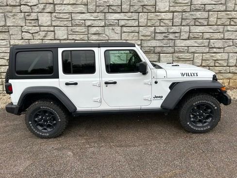 Certified 2023 Jeep Wrangler Unlimited w/ 8.4" Radio Group AWD/4WD image 6