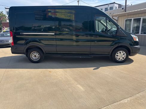 Used 2016 Ford Transit 250 148 Medium Roof RWD image 4