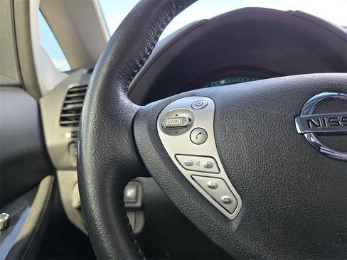 Used 2015 Nissan Leaf SV w/ Premium Package image 19
