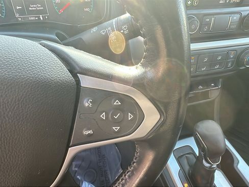 Used 2022 Chevrolet Colorado LT w/ LT Convenience Package image 27