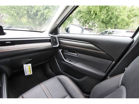 Used 2025 MAZDA CX-50 AWD 2.5 Turbo w/ Weather Package image 9