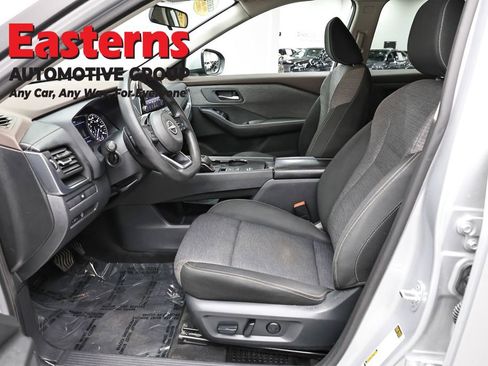 Used 2023 Nissan Rogue SV FWD image 13