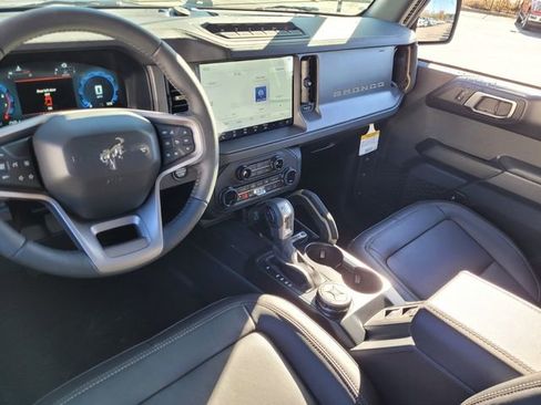 New 2025 Ford Bronco Badlands w/ Sasquatch Package image 7