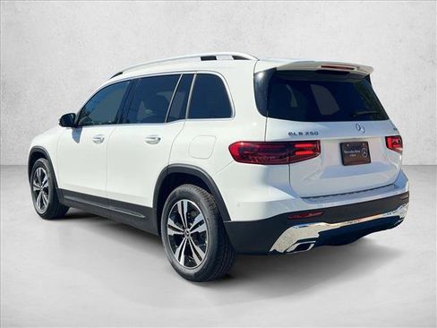 Used 2026 Mercedes-Benz GLB 250 4MATIC image 9