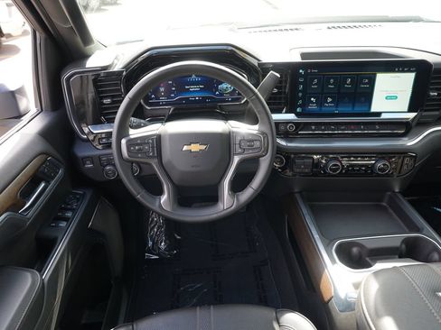 Certified 2025 Chevrolet Silverado 3500 High Country w/ High Country Premium Package AWD/4WD image 21