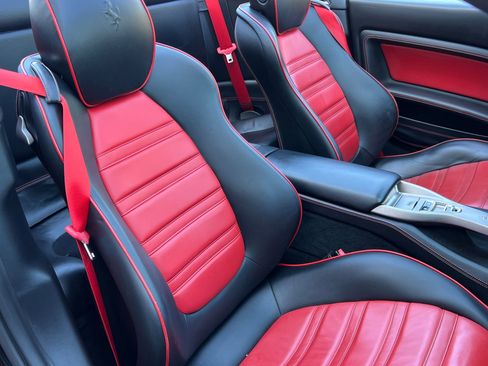 Used 2010 Ferrari California RWD image 18
