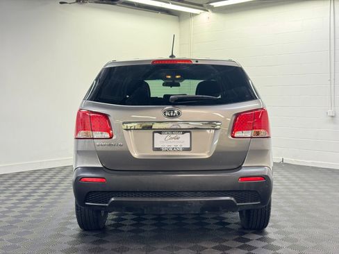 Used 2013 Kia Sorento LX image 12