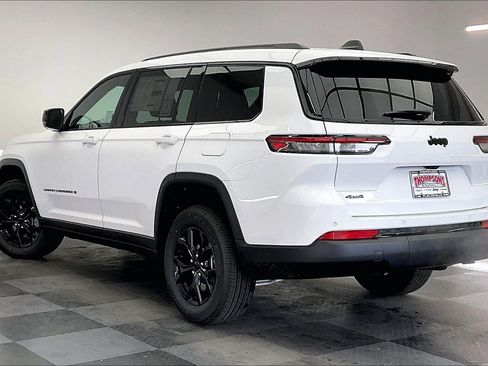 New 2025 Jeep Grand Cherokee L Altitude image 2