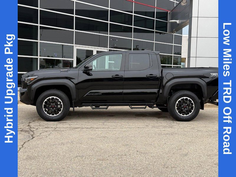 Used 2024 Toyota Tacoma TRD Off-Road w/ TRD Off Road Upgrade Package AWD/4WD image 6