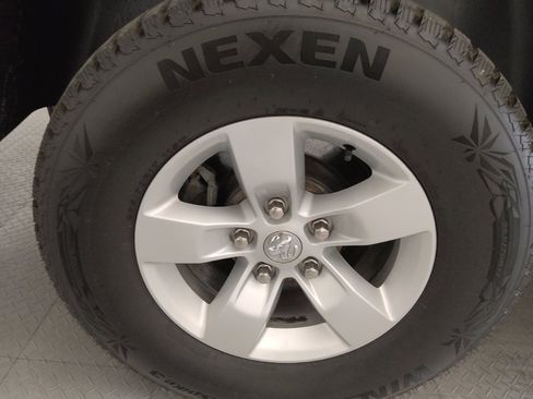 Used 2019 RAM 1500 Classic SLT RWD image 31