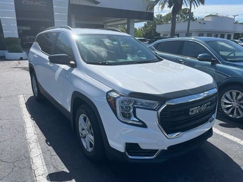 Used 2022 GMC Terrain SLE w/ Driver Convenience Package FWD image 1