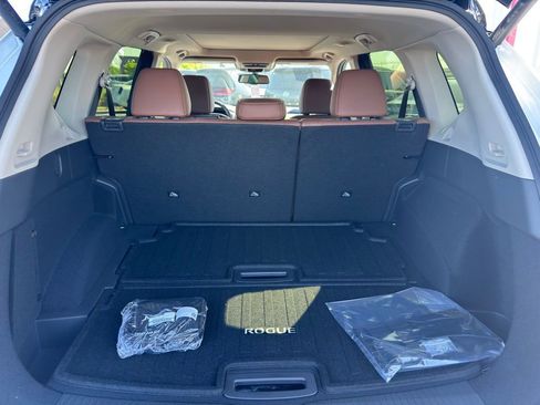New 2026 Nissan Rogue Platinum w/ Platinum Premium Package AWD/4WD image 18