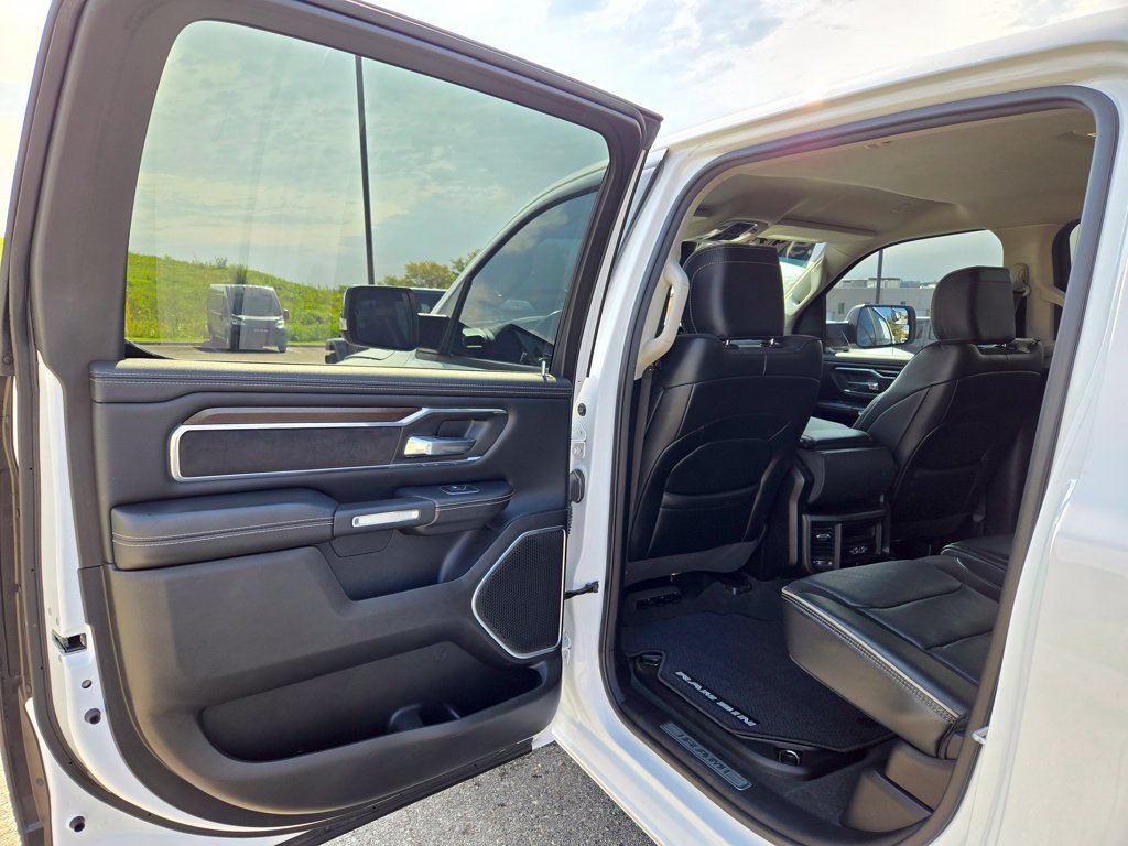 Used 2022 RAM 1500 Laramie AWD/4WD image 26