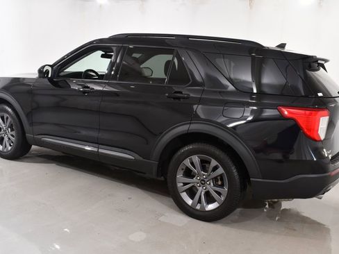 Used 2022 Ford Explorer XLT w/ Equipment Group 202A AWD/4WD image 15