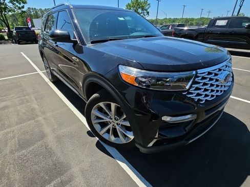 Used 2022 Ford Explorer Platinum w/ Equipment Group 601A AWD/4WD image 3