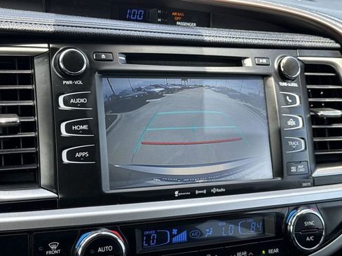 Used 2017 Toyota Highlander XLE FWD image 26