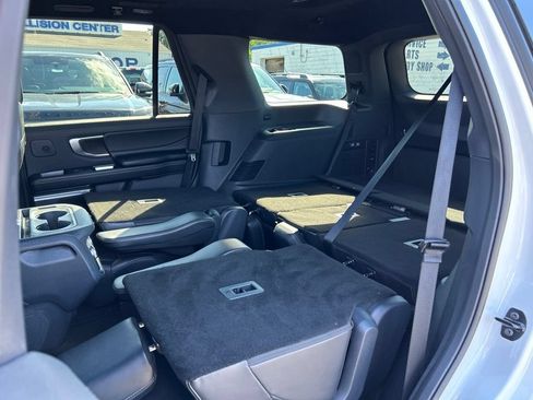 Used 2025 Ford Expedition Platinum w/ Stealth Performance Package AWD/4WD image 37