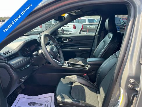 Used 2023 Jeep Compass Latitude w/ Convenience Group AWD/4WD image 11