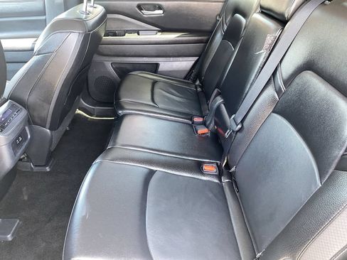 Certified 2024 Nissan Pathfinder SL FWD image 14