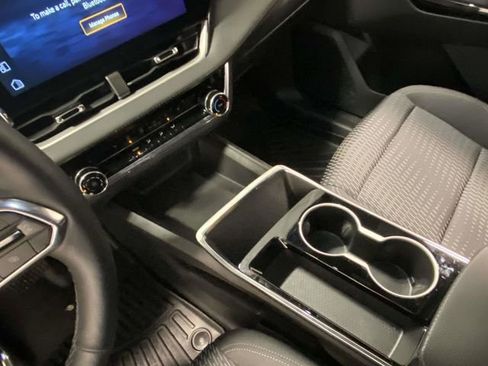 Used 2025 Chevrolet Equinox LT image 16