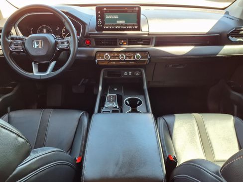 Used 2025 Honda Pilot EX-L image 9