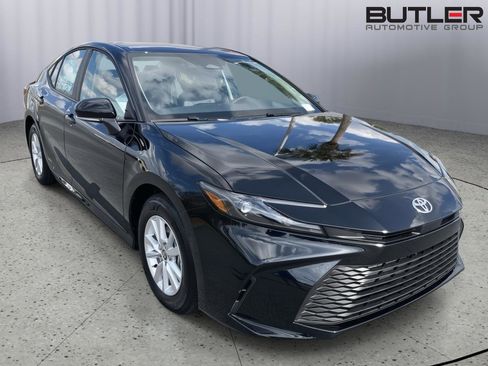 New 2026 Toyota Camry LE FWD image 7