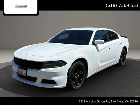 Used 2017 Dodge Charger SE RWD image 1