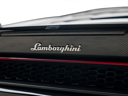 Used 2017 Lamborghini Huracan LP 580-2 RWD image 19
