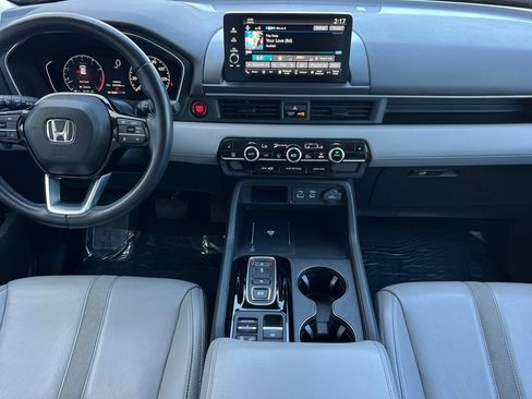 Used 2024 Honda Pilot EX-L image 3