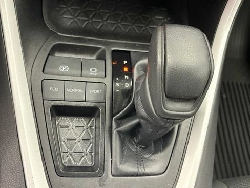 Used 2024 Toyota RAV4 LE FWD image 28