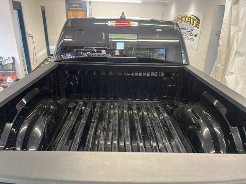 Used 2023 RAM 1500 Laramie AWD/4WD image 16