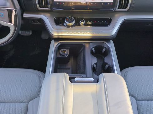 Used 2025 Ford Expedition Platinum AWD/4WD image 19