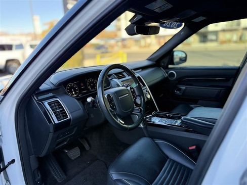 Used 2020 Land Rover Discovery HSE Luxury AWD/4WD image 18