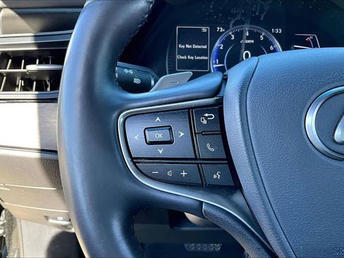 Used 2022 Lexus ES 250 w/ Premium Package image 20