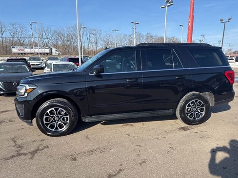 Used 2024 Ford Expedition XLT image 5