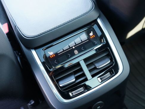 Used 2023 Volvo XC90 T8 Ultimate image 20