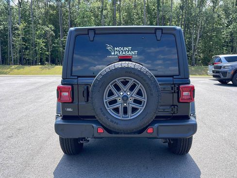 Used 2025 Jeep Wrangler Unlimited Sport AWD/4WD image 6