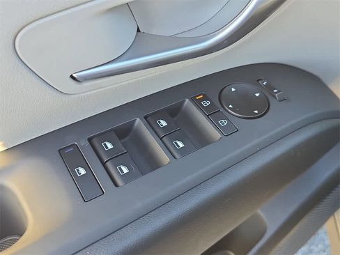 New 2026 Hyundai Tucson SE image 18