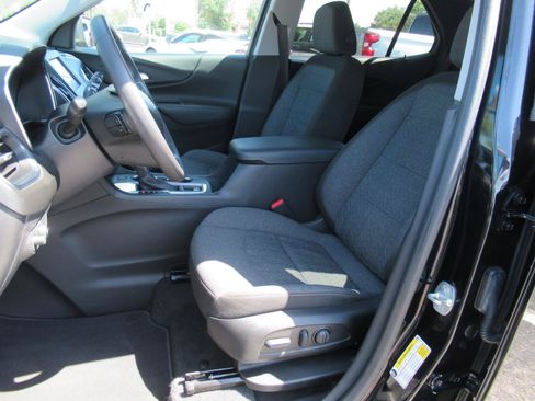 Used 2022 Chevrolet Equinox LT FWD image 19