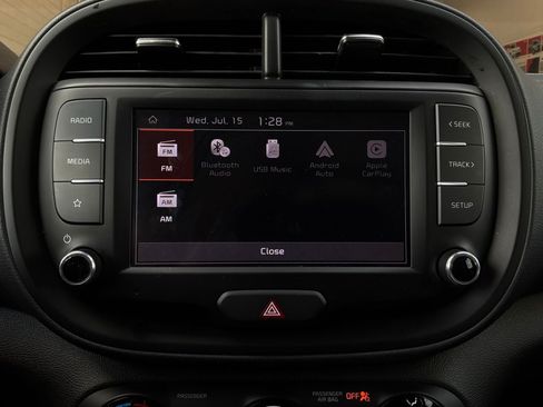 Used 2025 Kia Soul LX w/ LX Technology Package FWD image 28