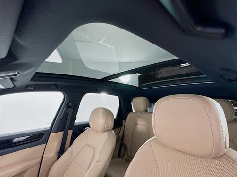 Used 2023 Porsche Cayenne image 28