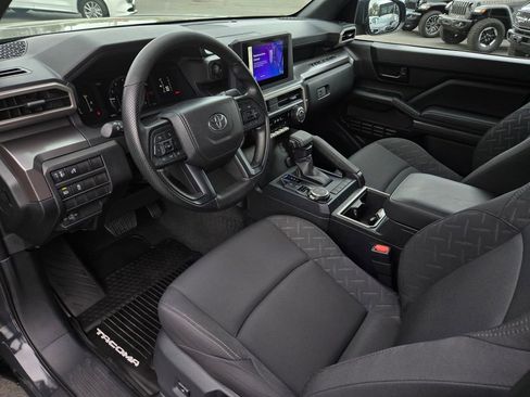 Used 2025 Toyota Tacoma SR5 AWD/4WD image 10