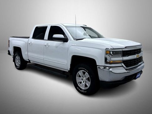 Used 2018 Chevrolet Silverado 1500 LT w/ Trailering Package AWD/4WD image 3