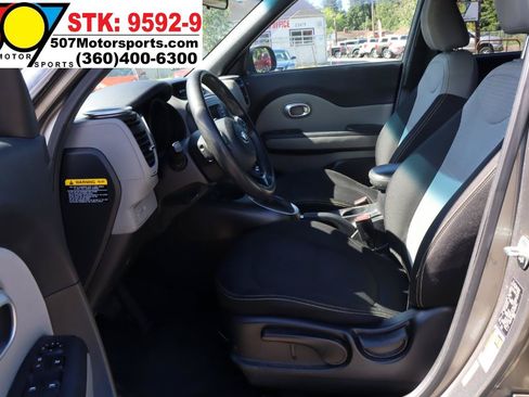 Used 2015 Kia Soul + FWD image 13
